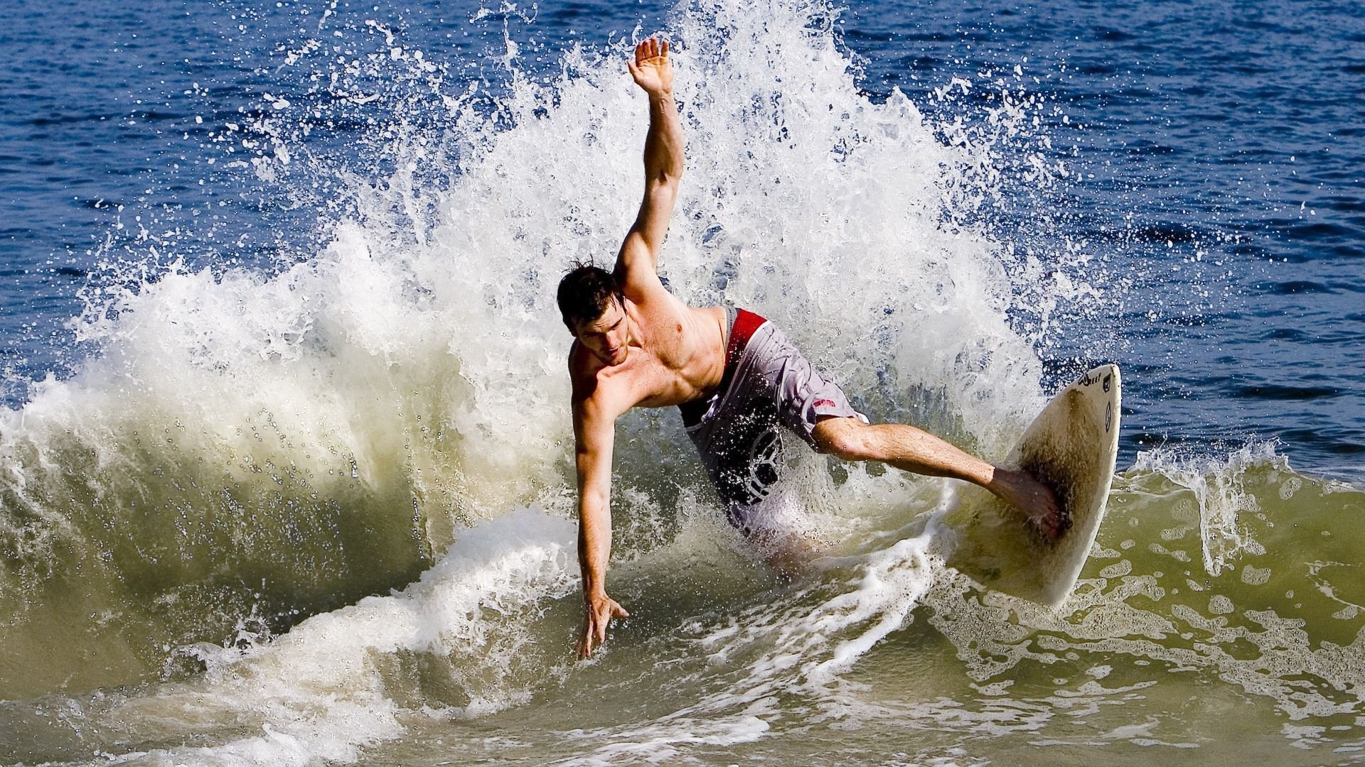 使命召唤(COD)电竞超级杯火力全开,枪战对决激烈,使命召唤电竞选手培训