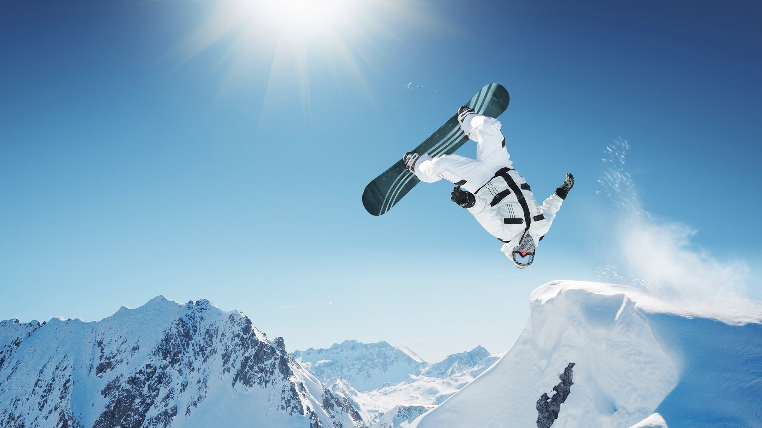 kaiyun sports safe-特色山脊滑索穿越，飞跃山谷体验极限运动，飞跃山峰